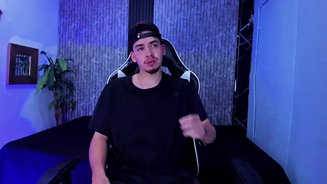 Mike 0233  online show from February 8, 2026, 4:38 am