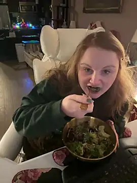 Snapshot of GingerSnap33 chatting on December 10, 2024, 3:09 am GingerSnap33 online show from December 10, 2024, 3:09 am