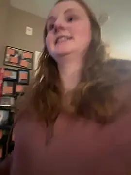 Snapshot of GingerSnap33 chatting on December 17, 2024, 2:55 am GingerSnap33 online show from December 17, 2024, 2:55 am