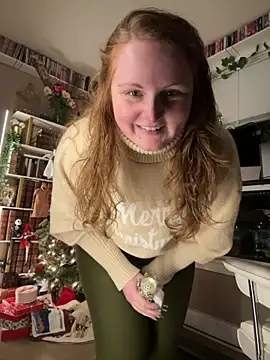 Snapshot of GingerSnap33 chatting on December 20, 2024, 2:41 am GingerSnap33 online show from December 20, 2024, 2:41 am