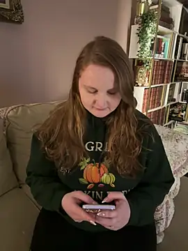 Snapshot of GingerSnap33 chatting on February 22, 2025, 2:06 am GingerSnap33 online show from February 22, 2025, 2:06 am