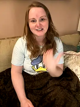 Snapshot of GingerSnap33 chatting on September 9, 2025, 3:17 am GingerSnap33 online show from September 9, 2025, 3:17 am