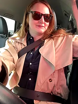 Snapshot of GingerSnap33 chatting on November 9, 2025, 6:06 pm GingerSnap33 online show from November 9, 2025, 6:06 pm