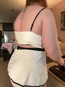 GingerSnap33 online show from April 14, 2026, 1:11 am