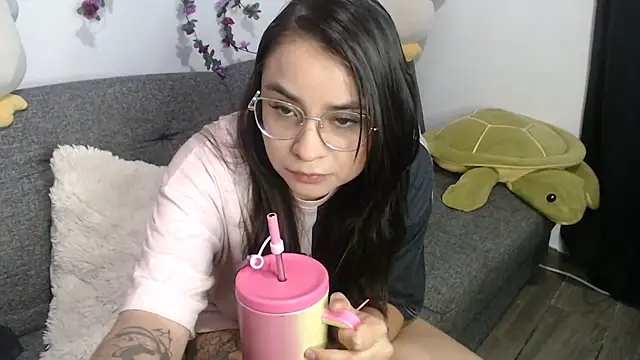 Snapshot of Zoeeeth_ chatting on August 6, 2026, 2:24 am Zoeeeth online show from August 6, 2026, 2:24 am