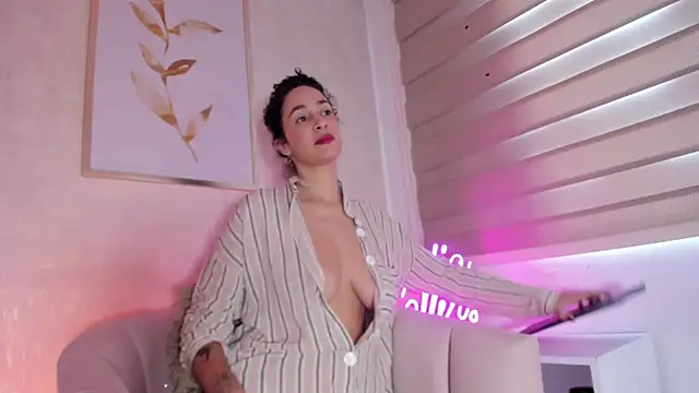 thaliacollins online show from September 24, 2025, 3:59 pm