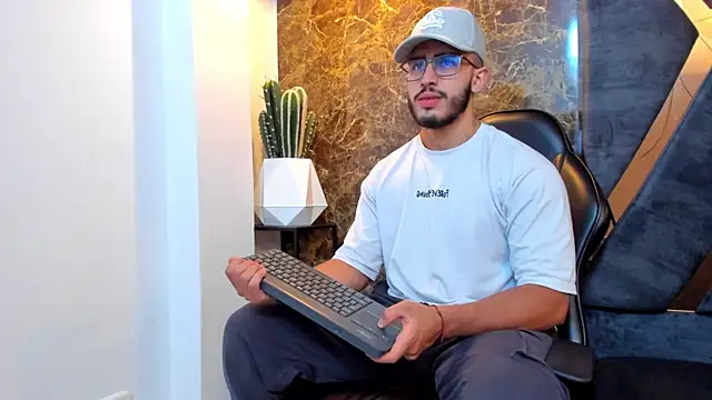 Liam Kleiin online show from September 21, 2025, 3:24 pm