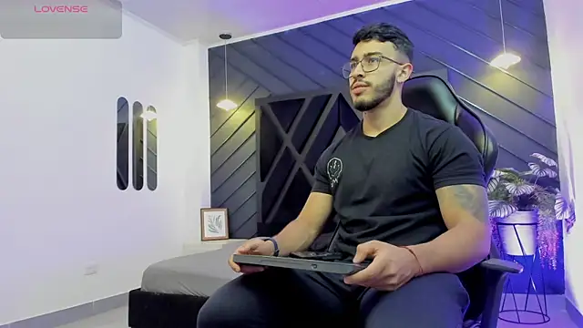 Liam Kleiin online show from October 11, 2025, 11:20 am