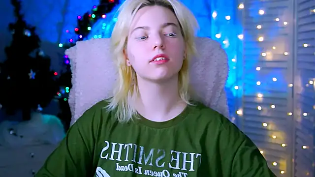 Snapshot of RocKStone_ chatting on January 14, 2025, 4:15 am RocKStone online show from January 14, 2025, 4:15 am