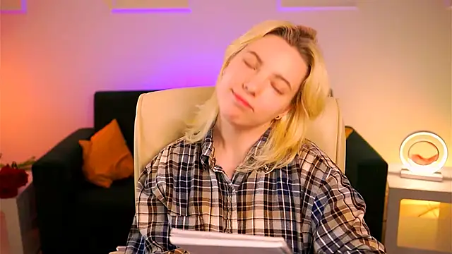 Snapshot of RocKStone_ chatting on February 7, 2025, 11:12 am RocKStone online show from February 7, 2025, 11:12 am