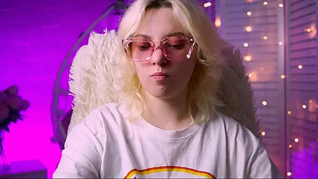 Snapshot of RocKStone_ chatting on February 10, 2025, 4:08 am RocKStone online show from February 10, 2025, 4:08 am