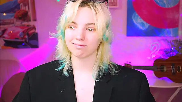 Snapshot of RocKStone_ chatting on February 17, 2025, 8:09 am RocKStone online show from February 17, 2025, 8:09 am