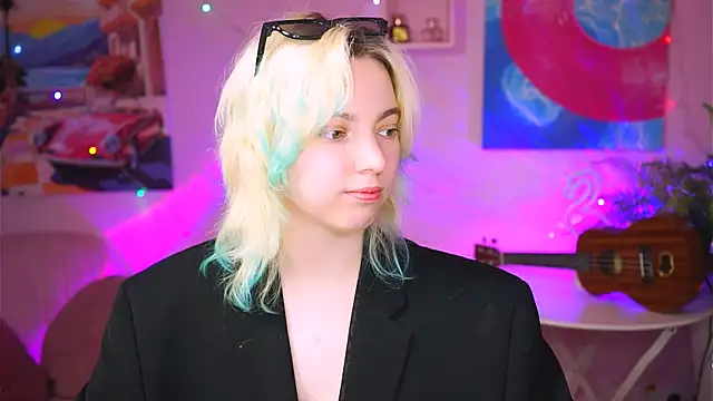 Snapshot of RocKStone_ chatting on February 17, 2025, 11:13 am RocKStone online show from February 17, 2025, 11:13 am