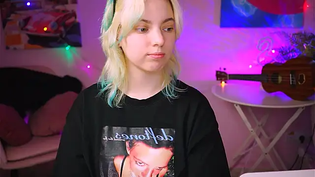 Snapshot of RocKStone_ chatting on February 17, 2025, 2:15 pm RocKStone online show from February 17, 2025, 2:15 pm