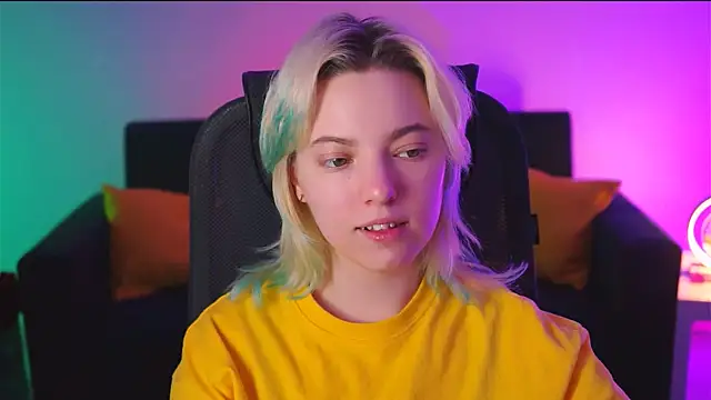 Snapshot of RocKStone_ chatting on February 21, 2025, 4:07 am RocKStone online show from February 21, 2025, 4:07 am