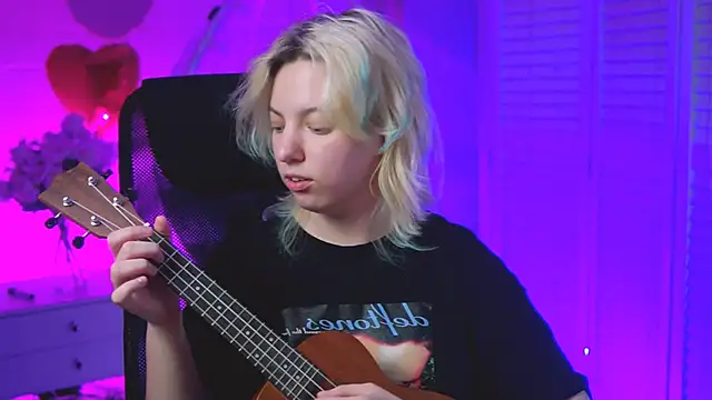 Snapshot of RocKStone_ chatting on March 7, 2025, 7:19 am RocKStone online show from March 7, 2025, 7:19 am