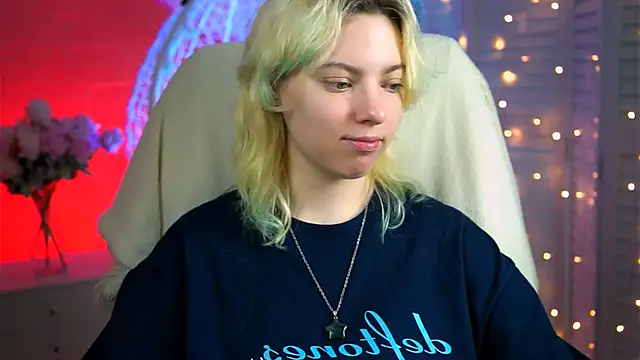 Snapshot of RocKStone_ chatting on March 18, 2025, 8:14 am RocKStone online show from March 18, 2025, 8:14 am