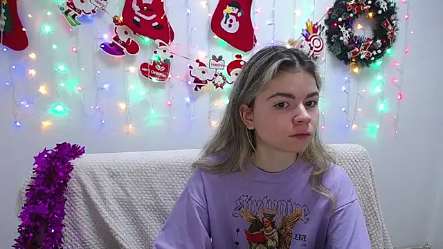 TinaRedly online show from December 30, 2024, 4:19 pm