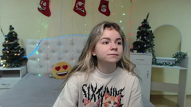 TinaRedly online show from January 5, 2025, 2:08 pm