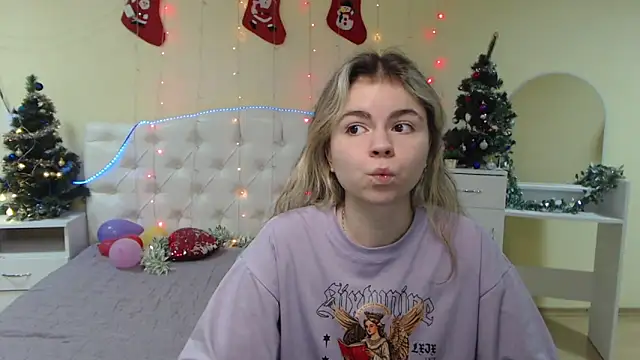 TinaRedly online show from January 12, 2025, 9:29 pm