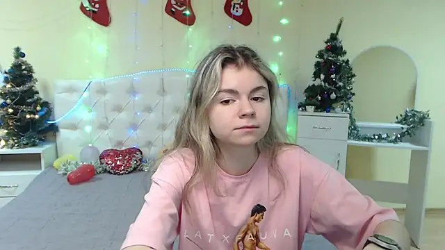 TinaRedly online show from January 13, 2025, 9:42 pm