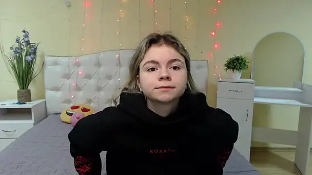 TinaRedly online show from January 22, 2025, 4:13 am