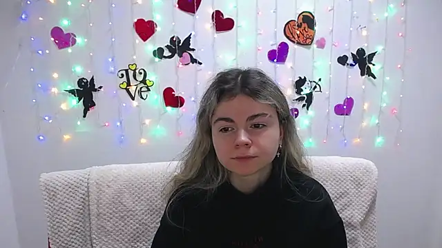 TinaRedly online show from January 30, 2025, 6:32 pm