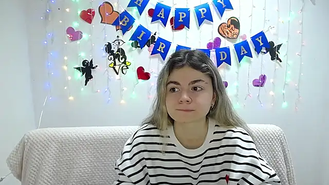 TinaRedly online show from March 2, 2025, 6:19 pm