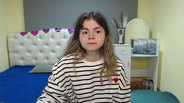 TinaRedly online show from September 24, 2025, 5:27 pm