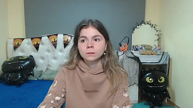 TinaRedly online show from October 19, 2025, 5:35 pm