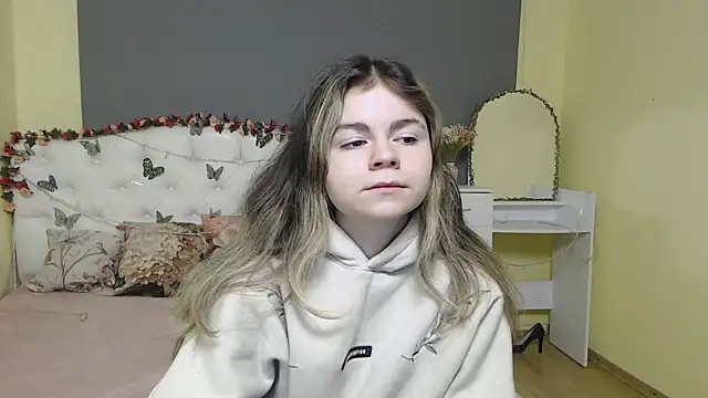 TinaRedly online show from February 25, 2026, 6:45 am