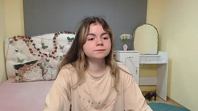 TinaRedly online show from March 29, 2026, 5:46 pm