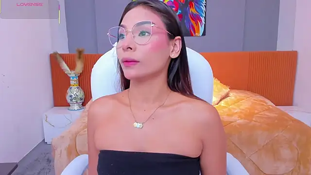 Snapshot of amira_cute2 chatting on February 25, 2025, 9:53 am amira cute2 online show from February 25, 2025, 9:53 am