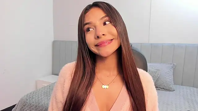 Snapshot of amira_cute2 chatting on March 18, 2025, 10:03 am amira cute2 online show from March 18, 2025, 10:03 am