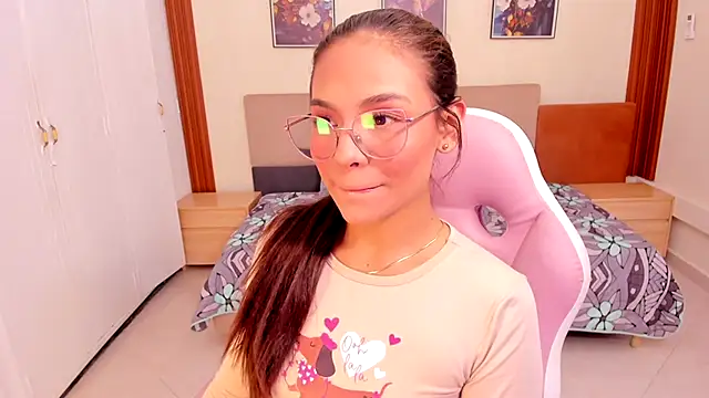 Snapshot of amira_cute2 chatting on September 21, 2025, 8:38 am amira cute2 online show from September 21, 2025, 8:38 am