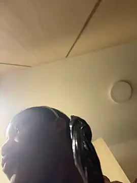 kellya  online show from March 1, 2025, 1:32 am