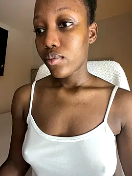 kellya  online show from October 3, 2025, 11:57 pm