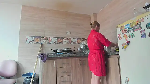 hotandfierylatinos2023 online show from February 20, 2025, 12:25 pm