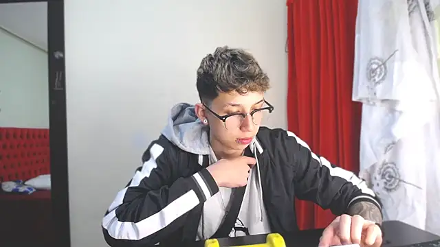  Thomas hot  online show from January 8, 2025, 7:13 pm