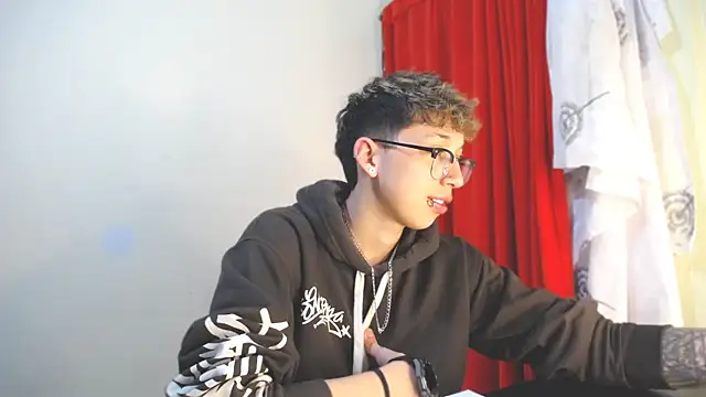  Thomas hot  online show from January 22, 2025, 5:59 pm