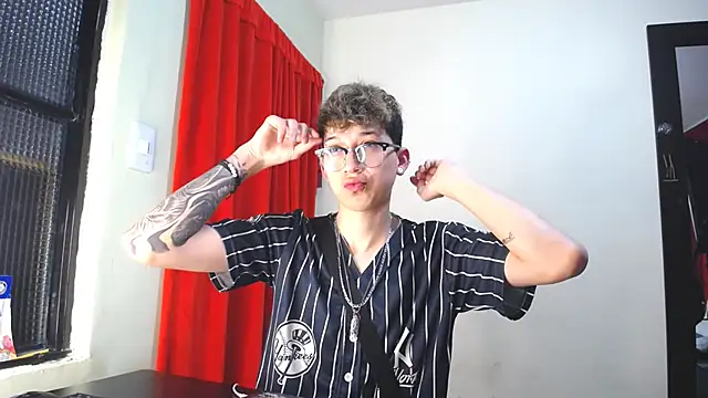  Thomas hot  online show from February 4, 2025, 3:15 pm