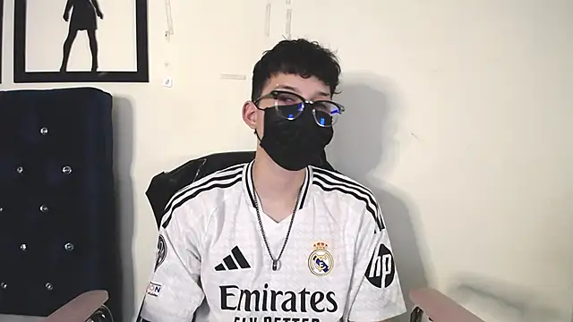  Thomas hot  online show from October 8, 2025, 3:59 am