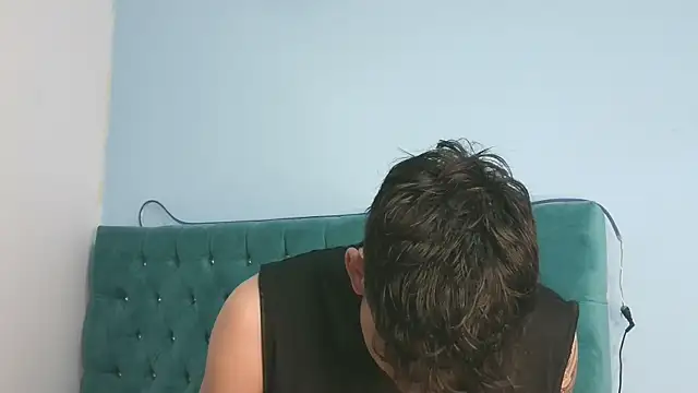  Thomas hot  online show from April 22, 2026, 5:32 am