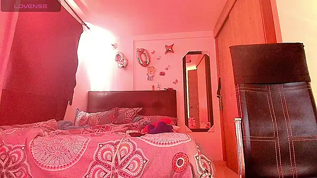 megan collins96 online show from July 25, 2026, 8:17 pm