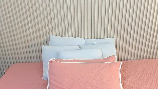Snapshot of charlottebrowns_ chatting on December 1, 2025, 12:21 pm charlottebrowns online show from December 1, 2025, 12:21 pm