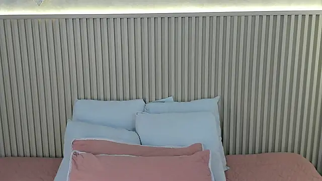Snapshot of charlottebrowns_ chatting on May 19, 2026, 12:55 pm charlottebrowns online show from May 19, 2026, 12:55 pm