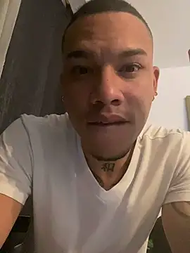 Osiiriis online show from February 2, 2025, 11:42 pm