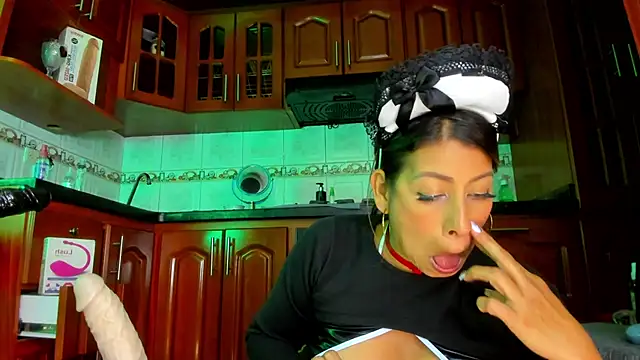 LaureenHills online show from February 26, 2025, 2:59 am