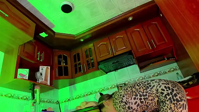 LaureenHills online show from March 20, 2025, 3:13 am