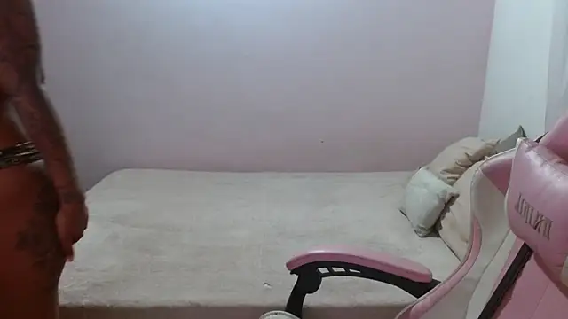 TiffanyRoouse online show from December 3, 2024, 3:09 am